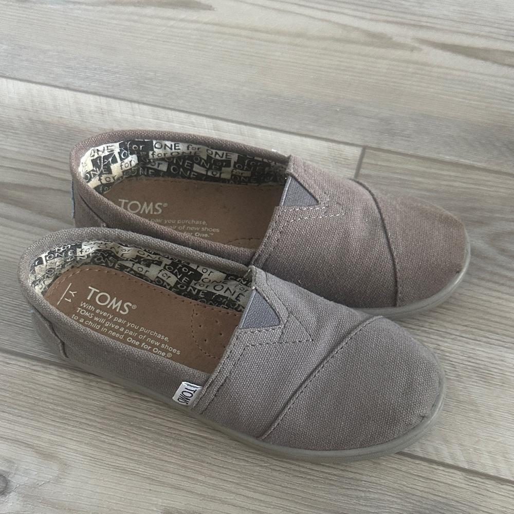 TOMS Kids Moccasins in Taupe
